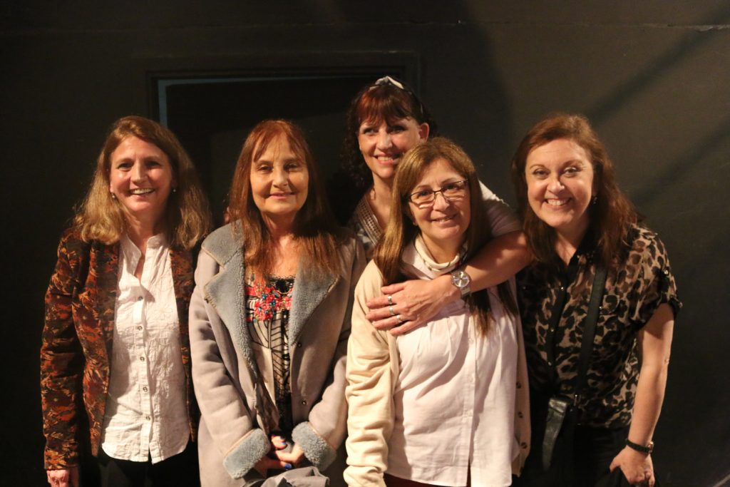 María Rosa Yorio cerró el curso “Rockeando en castellano” con un recital en el Centro Cultural El Sábato